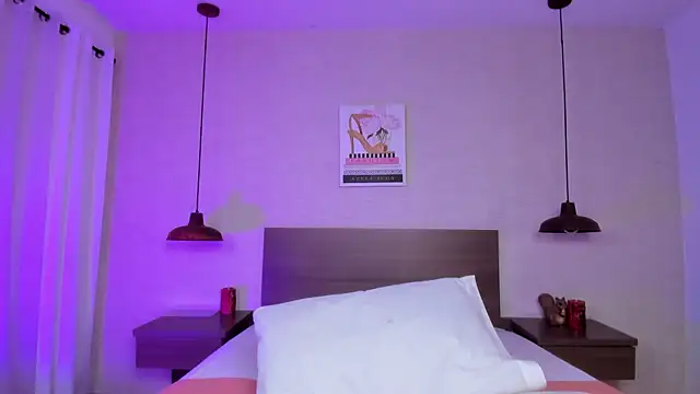 Snapshot of cloehill_ chatting on 12/14/25, 11:37 cloehill online show from 12/14/25, 11:37