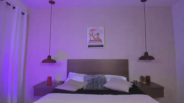 Snapshot of cloehill_ chatting on 12/15/25, 11:36 cloehill online show from 12/15/25, 11:36