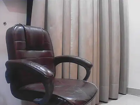 short girl  online show from 09/25/25, 08:12