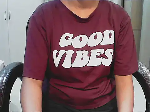 short girl  online show from 09/29/25, 07:51