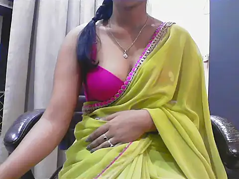 short girl  online show from 10/08/25, 04:37