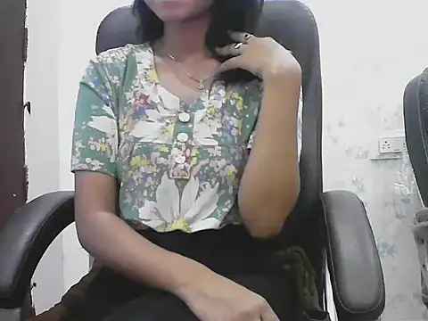 short girl  online show from 03/05/26, 07:15