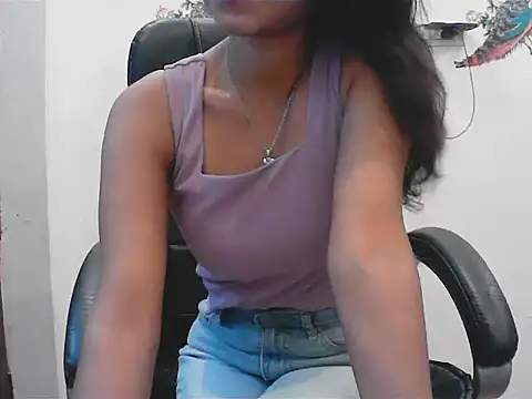 short girl  online show from 07/05/26, 08:10