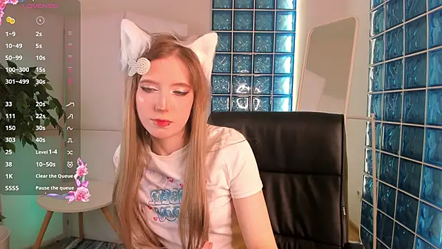 Snapshot of MorgyAsuna_ chatting on 11/15/25, 06:33 MorgyAsuna online show from 11/15/25, 06:33