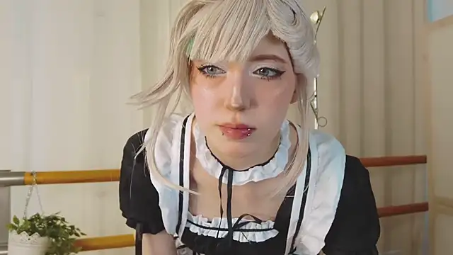 Snapshot of MorgyAsuna_ chatting on 11/22/25, 10:14 MorgyAsuna online show from 11/22/25, 10:14