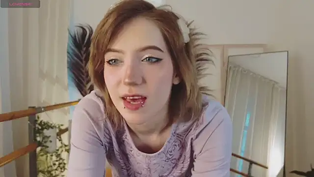 Snapshot of MorgyAsuna_ chatting on 11/23/25, 09:42 MorgyAsuna online show from 11/23/25, 09:42