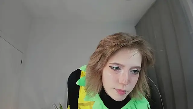 Snapshot of MorgyAsuna_ chatting on 11/25/25, 02:06 MorgyAsuna online show from 11/25/25, 02:06