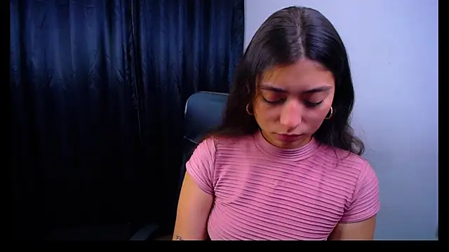 Lizzie Collin online show from 10/25/25, 02:24