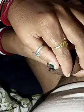 Snapshot of monarani5986 chatting on 11/10/25, 04:17 monarani5986 online show from 11/10/25, 04:17