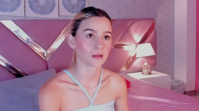 ChloeLaurentt online show from 11/03/25, 08:32