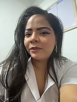 Snapshot of ROUSE_SINCLAIR chatting on 10/18/25, 07:47 ROUSE SINCLAIR online show from 10/18/25, 07:47