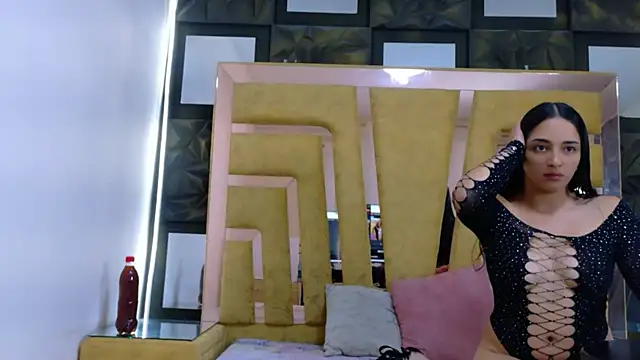 Snapshot of CailinANDrouse chatting on 10/03/25, 01:08 CailinANDrouse online show from 10/03/25, 01:08