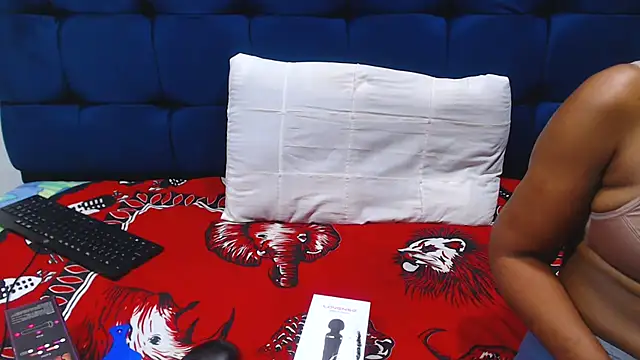 SexyBeverly  online show from 10/23/25, 08:24