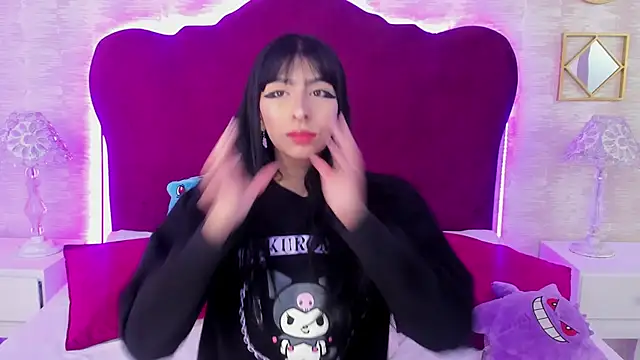 Snapshot of LaylaaDoll chatting on 09/27/25, 12:32 LaylaaDoll online show from 09/27/25, 12:32