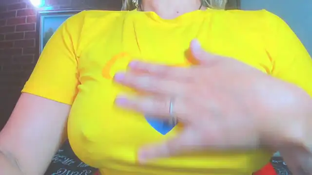 LatinaMature  online show from 06/08/26, 10:26
