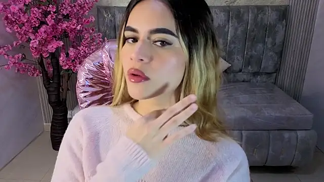 Snapshot of lilith4_s chatting on 10/29/25, 08:32 lilith4 s online show from 10/29/25, 08:32