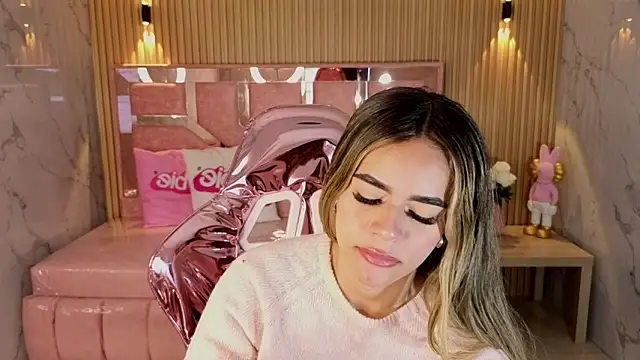 Snapshot of lilith4_s chatting on 11/13/25, 09:03 lilith4 s online show from 11/13/25, 09:03