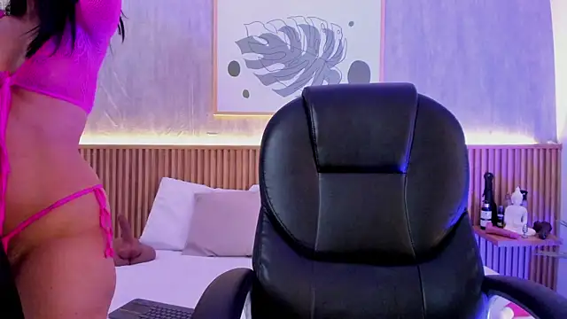 Coco-balenciaga online show from 09/22/25, 11:34