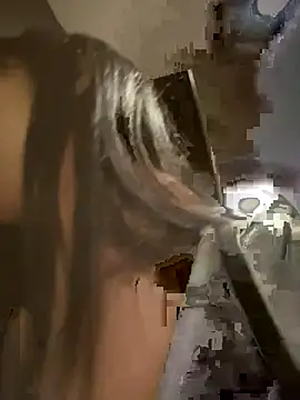 Isabella-Teen online show from 09/29/25, 02:38