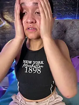 Isabella-Teen online show from 10/23/25, 02:11