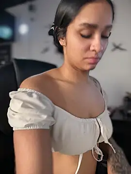 Isabella-Teen online show from 06/02/26, 01:13