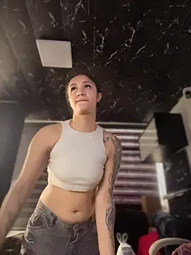 Isabella-Teen online show from 06/08/26, 12:27