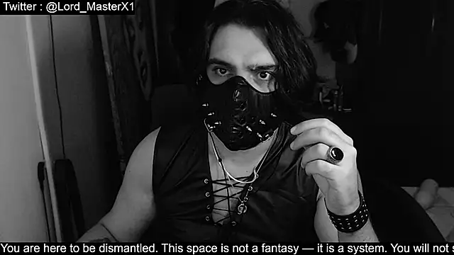 Snapshot of Lord_MasterX chatting on 11/02/25, 04:37 Lord MasterX online show from 11/02/25, 04:37