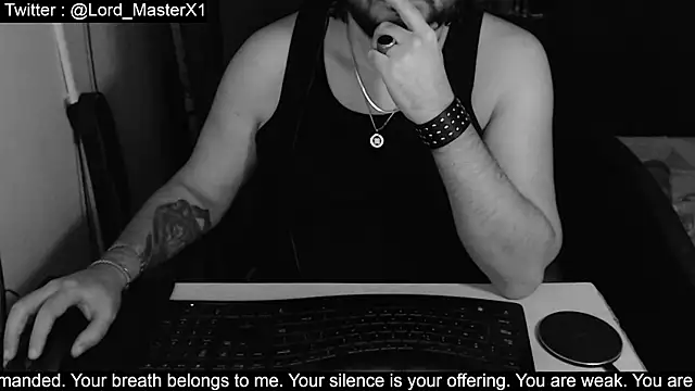 Snapshot of Lord_MasterX chatting on 12/14/25, 05:29 Lord MasterX online show from 12/14/25, 05:29