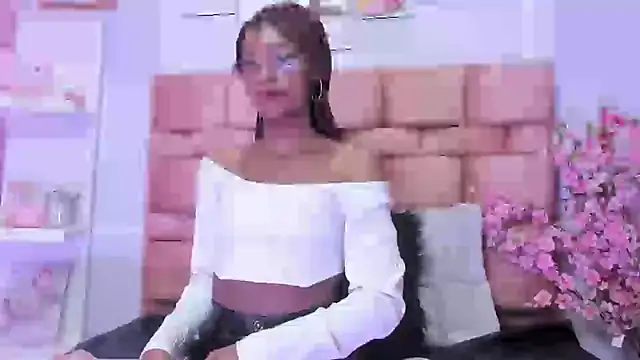 Snapshot of alix_noa chatting on 10/11/25, 07:23 alix noa online show from 10/11/25, 07:23