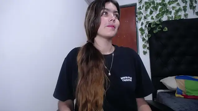 isabel 09 online show from 10/11/25, 02:55