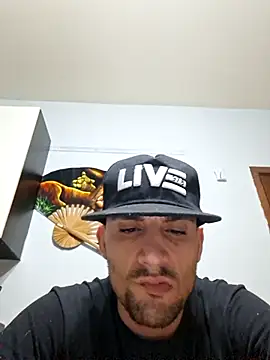 Snapshot of barsal03 chatting on 09/14/25, 04:33 barsal03 online show from 09/14/25, 04:33