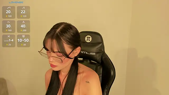 Sofia pregnant online show from 10/14/25, 07:03