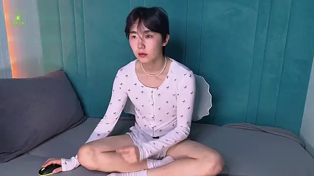 HeejinWang online show from 10/18/25, 08:42