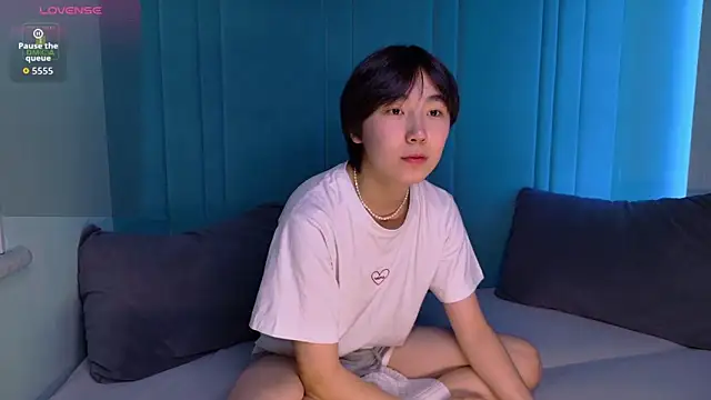 Snapshot of HeejinWang chatting on 11/19/25, 08:20 HeejinWang online show from 11/19/25, 08:20