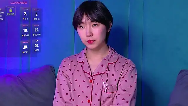 Snapshot of HeejinWang chatting on 12/05/25, 04:21 HeejinWang online show from 12/05/25, 04:21