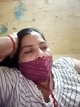 Snapshot of Love-890 chatting on 09/17/25, 12:40 Love-890 online show from 09/17/25, 12:40