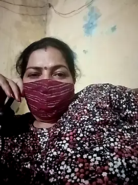 Snapshot of Love-890 chatting on 09/28/25, 02:44 Love-890 online show from 09/28/25, 02:44