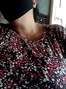 Snapshot of Love-890 chatting on 10/06/25, 05:49 Love-890 online show from 10/06/25, 05:49