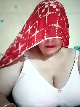 Snapshot of Love-890 chatting on 10/13/25, 03:34 Love-890 online show from 10/13/25, 03:34