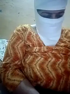 Snapshot of Love-890 chatting on 10/17/25, 01:20 Love-890 online show from 10/17/25, 01:20