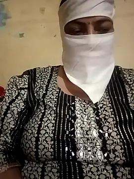 Snapshot of Love-890 chatting on 10/17/25, 02:19 Love-890 online show from 10/17/25, 02:19