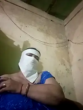 Snapshot of Love-890 chatting on 10/18/25, 05:03 Love-890 online show from 10/18/25, 05:03