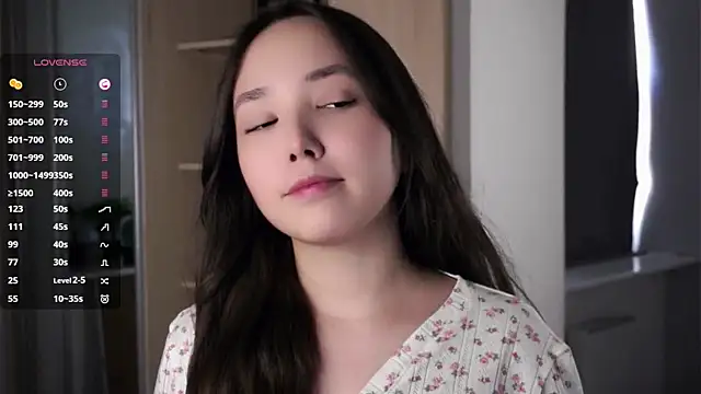 Snapshot of RenaeConnerley chatting on 09/19/25, 06:48 RenaeConnerley online show from 09/19/25, 06:48