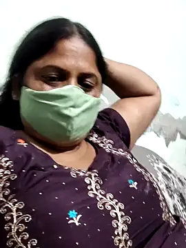 Snapshot of Mmm143 chatting on 09/24/25, 05:27 Mmm143 online show from 09/24/25, 05:27