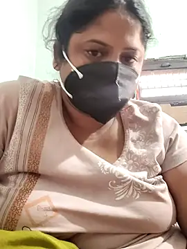 Snapshot of Mmm143 chatting on 09/28/25, 02:28 Mmm143 online show from 09/28/25, 02:28