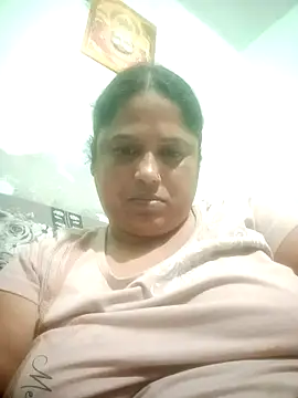 Snapshot of Mmm143 chatting on 09/28/25, 06:35 Mmm143 online show from 09/28/25, 06:35