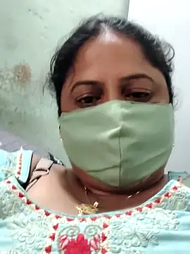 Snapshot of Mmm143 chatting on 10/16/25, 05:41 Mmm143 online show from 10/16/25, 05:41