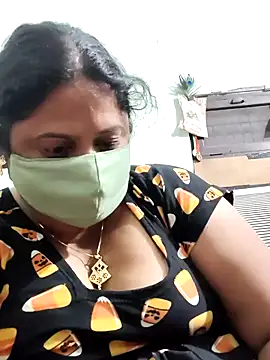 Snapshot of Mmm143 chatting on 10/18/25, 08:53 Mmm143 online show from 10/18/25, 08:53