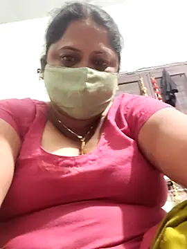 Snapshot of Mmm143 chatting on 10/23/25, 05:44 Mmm143 online show from 10/23/25, 05:44