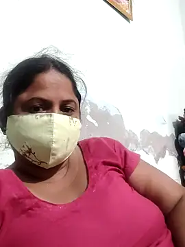 Snapshot of Mmm143 chatting on 10/30/25, 09:33 Mmm143 online show from 10/30/25, 09:33